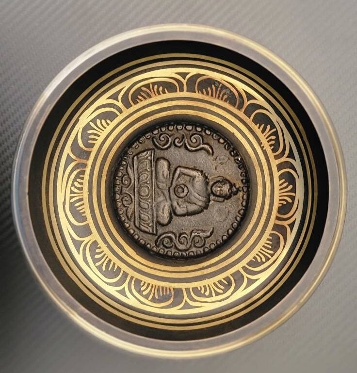 Namaste 6" Buddha Carved Etched and 8 Auspicious signs/ Tashi Tage carved Etched Singing Bowl with Mallet