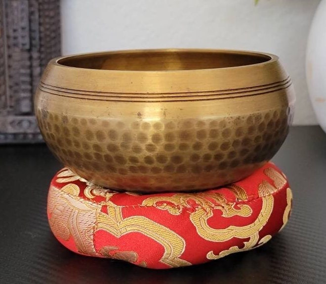 Namaste 5.5” and 4.5" High Quality Hand Hammered Singing Bowl with Mallet & Ring Cushion